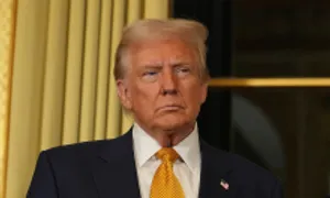 Ông Trump kiện chuyên gia khảo sát bầu cử Ông Trump kiện chuyên gia khảo sát bầu cử