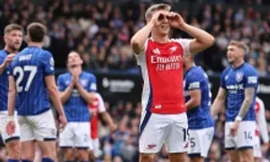 Arsenal làm chậm ngày đăng quang của Liverpool Arsenal làm chậm ngày đăng quang của Liverpool