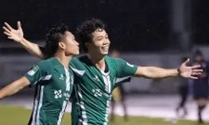 Công Phượng lại đá phạt ghi bàn Công Phượng lại đá phạt ghi bàn