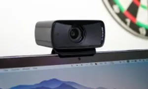 5 dấu hiệu máy tính có thể bị theo dõi qua webcam
