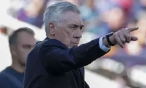 Ancelotti: 'Đừng quên Real thiếu 5 hậu vệ'
