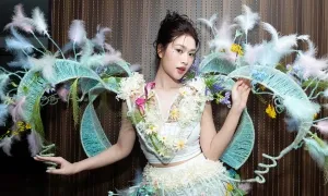 Show thời trang kết hợp hoa Show thời trang kết hợp hoa
