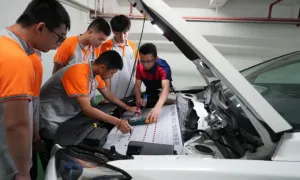 Nguy cơ phạm pháp của nghề sửa ôtô điện Nguy cơ phạm pháp của nghề sửa ôtô điện