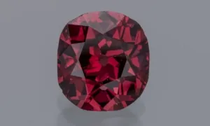 Kim cương đỏ 25 triệu viên mới có một