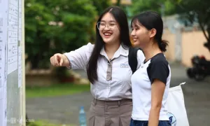 Hơn 1,1 triệu thí sinh bước vào kỳ thi tốt nghiệp 'chưa từng có'