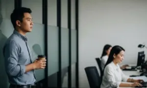 Yêu đơn phương sếp nữ hơn 9 tuổi