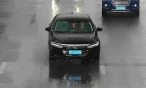 Trộm 8 ôtô lái về nhà vì tiếc tiền vé máy bay