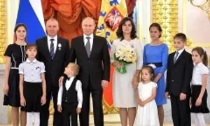 Những phụ nữ Nga hưởng ứng lời kêu gọi 'sinh con là yêu nước'