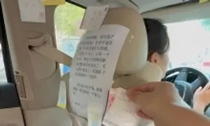 Chuyện lạ trong chiếc taxi 'lộn xộn nhất Trung Quốc' Chuyện lạ trong chiếc taxi 'lộn xộn nhất Trung Quốc'