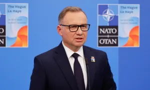 Tổng thống Ba Lan dọa đóng cơ sở trung chuyển vũ khí cho Ukraine Tổng thống Ba Lan dọa đóng cơ sở trung chuyển vũ khí cho Ukraine