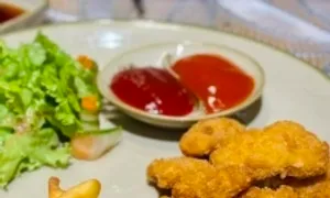 5 món dễ làm tăng triệu chứng viêm họng