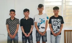 Nhóm thanh thiếu niên cầm dao chặn đường, cướp tài sản Nhóm thanh thiếu niên cầm dao chặn đường, cướp tài sản