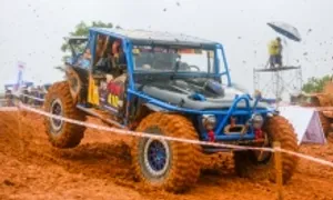 Tài xế Việt tranh tài off-road